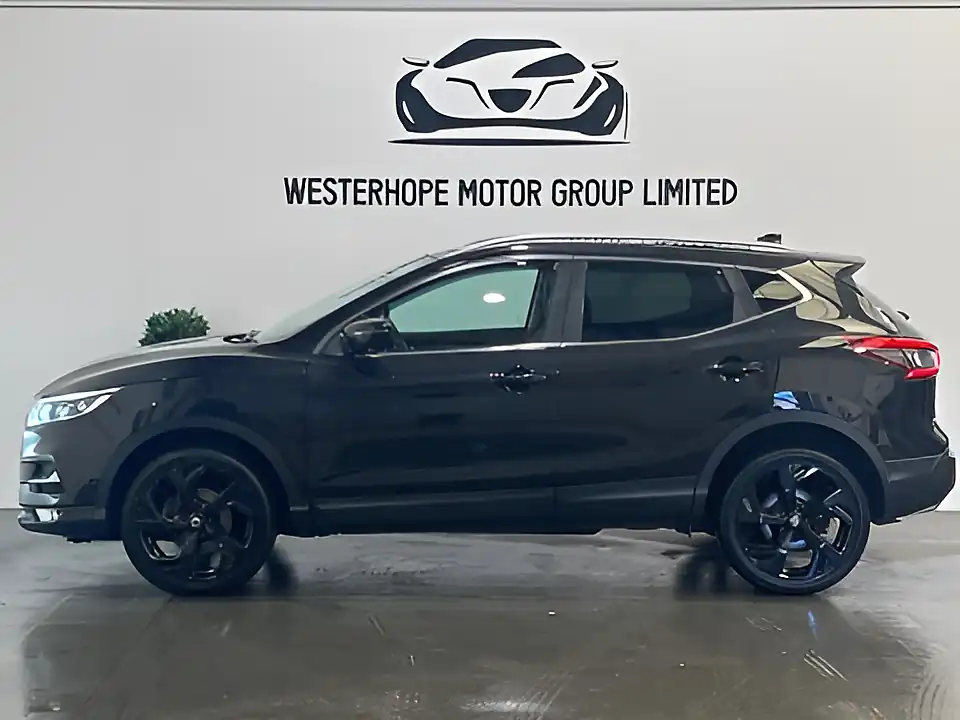 Used 2018 Nissan Qashqai Tekna Black - Interior and Exterior details 16