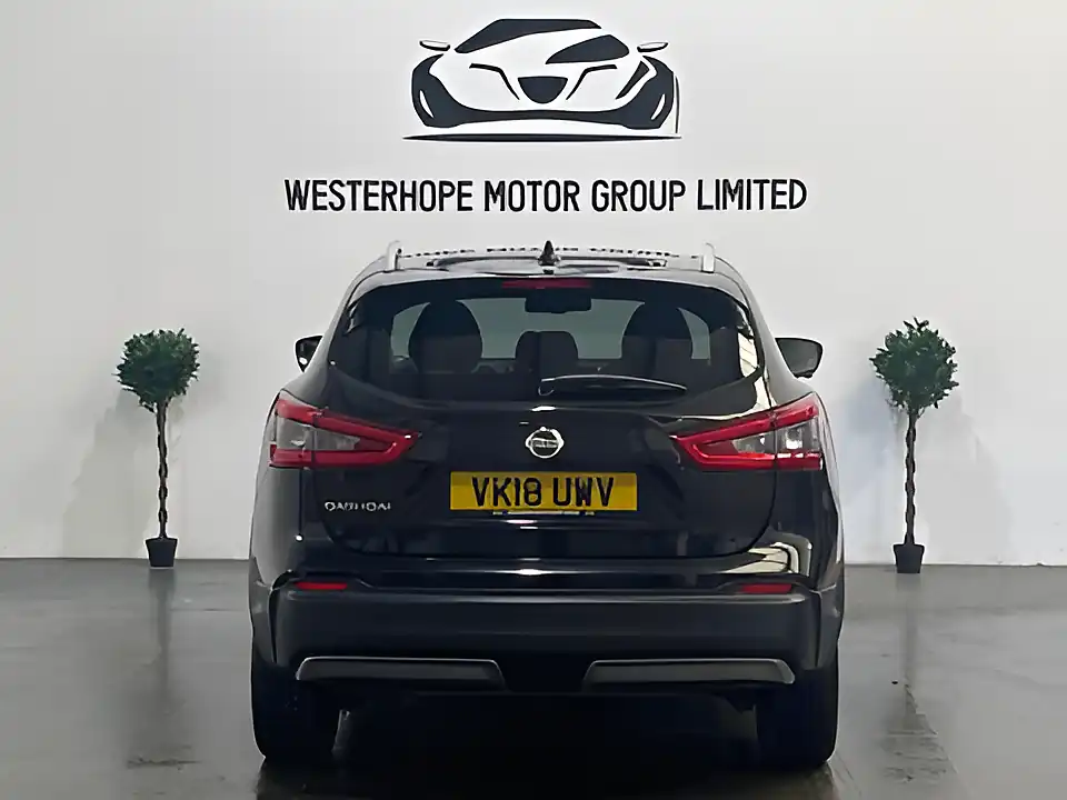 Used 2018 Nissan Qashqai Tekna Black - Interior and Exterior details 18