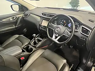 Used 2018 Nissan Qashqai Tekna Black - Interior and Exterior details 3