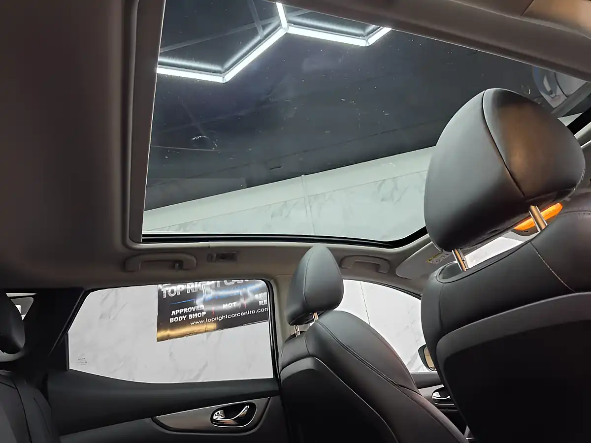 Used 2018 Nissan Qashqai Tekna Black - Interior and Exterior details 10