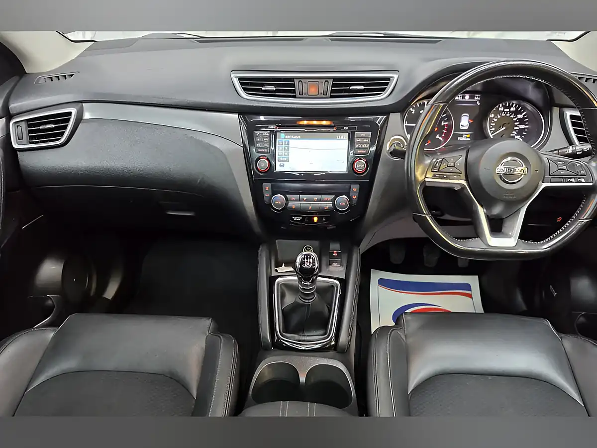Used 2018 Nissan Qashqai Tekna Black - Interior and Exterior details 12