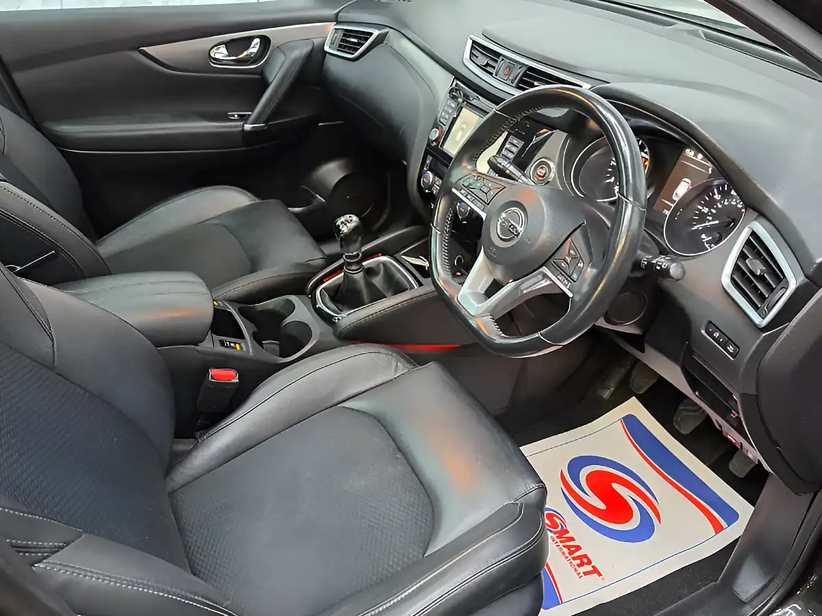 Used 2018 Nissan Qashqai Tekna Black - Interior and Exterior details 16