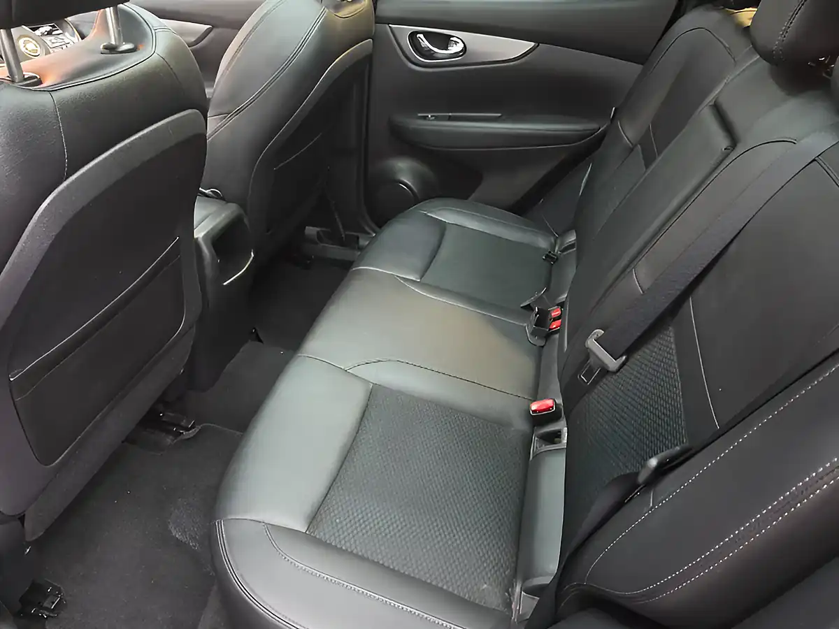 Used 2018 Nissan Qashqai Tekna Black - Interior and Exterior details 18