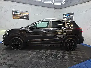 Used 2018 Nissan Qashqai Tekna Black - Interior and Exterior details 7