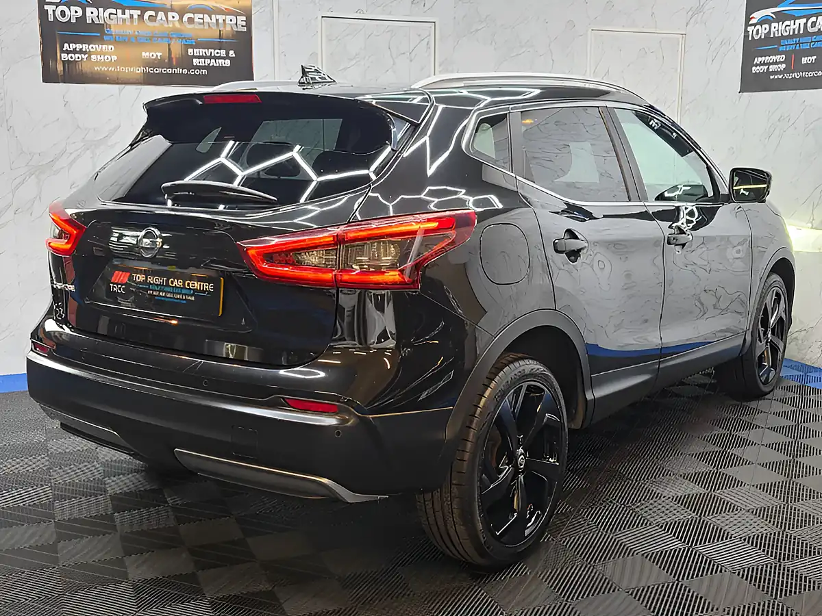 Used 2018 Nissan Qashqai Tekna Black - Interior and Exterior details 8