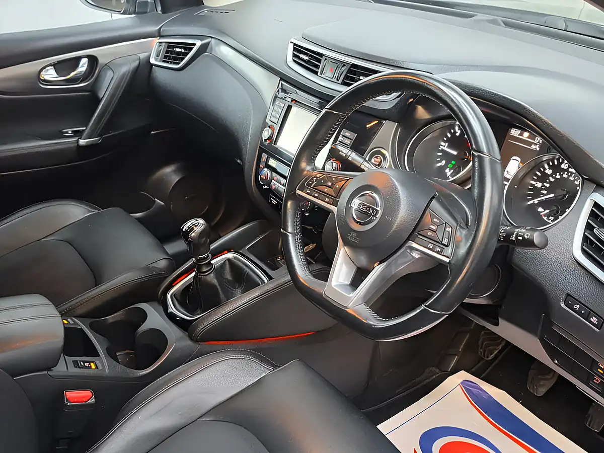 Used 2018 Nissan Qashqai Tekna Black - Interior and Exterior details 16
