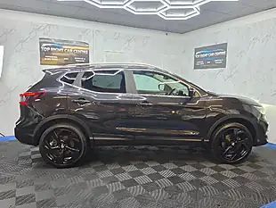 Used 2018 Nissan Qashqai Tekna Black - Interior and Exterior details 9