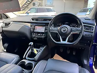 Used 2018 Nissan Qashqai Tekna Blue - Interior and Exterior details 12
