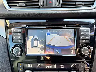 Used 2018 Nissan Qashqai Tekna Blue - Interior and Exterior details 15