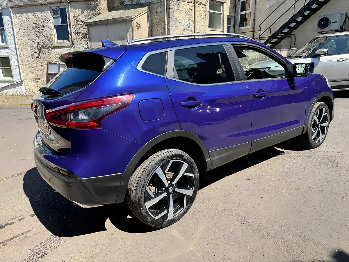 Used 2018 Nissan Qashqai Tekna Blue - Interior and Exterior details 4