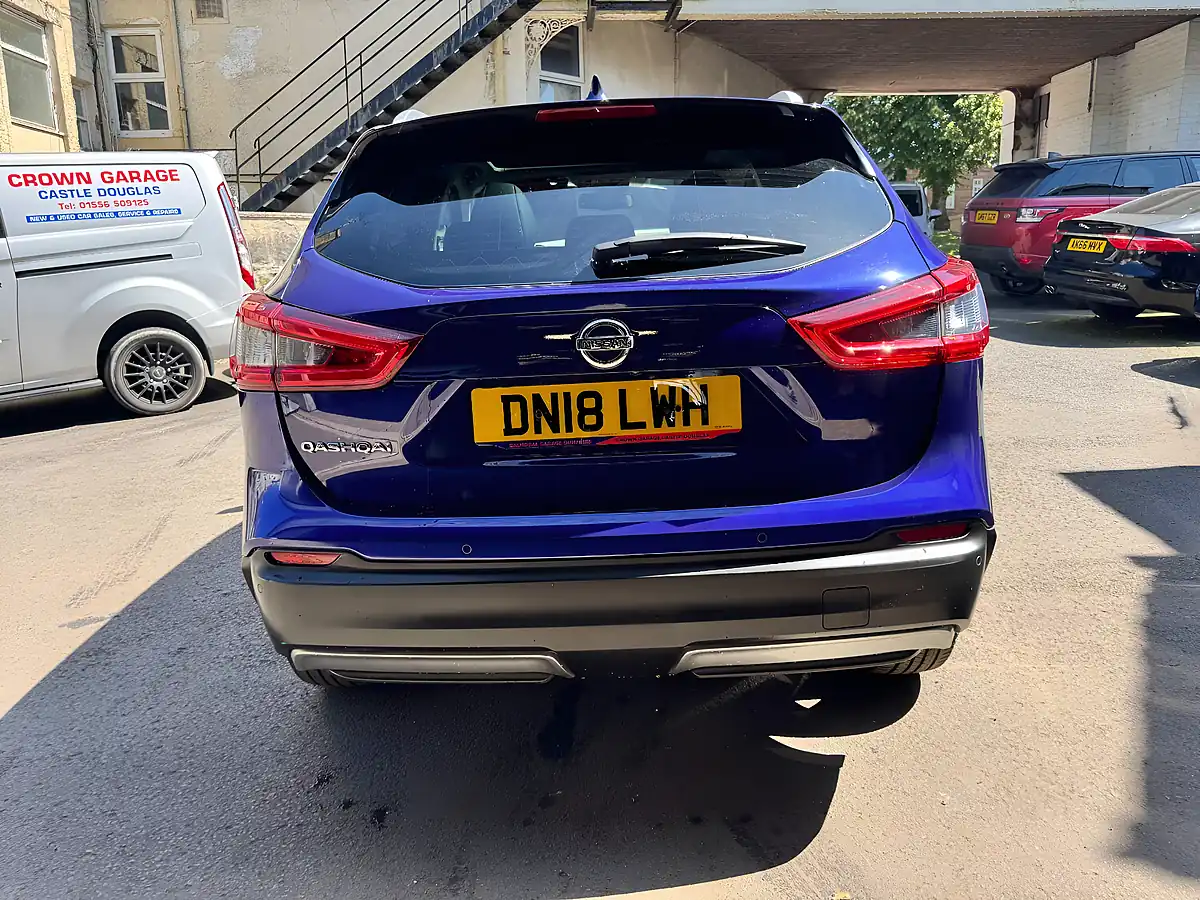 Used 2018 Nissan Qashqai Tekna Blue - Interior and Exterior details 5
