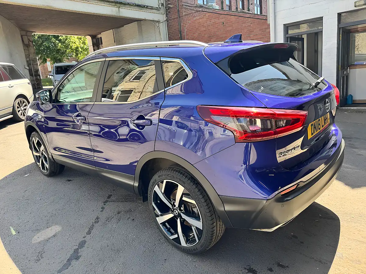 Used 2018 Nissan Qashqai Tekna Blue - Interior and Exterior details 6