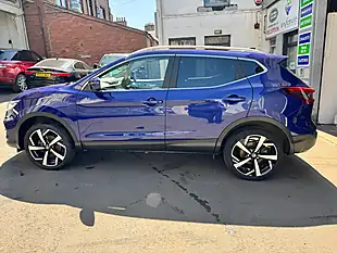 Used 2018 Nissan Qashqai Tekna Blue - Interior and Exterior details 7