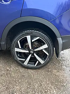 Used 2018 Nissan Qashqai Tekna Blue - Interior and Exterior details 11