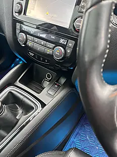 Used 2018 Nissan Qashqai Tekna Blue - Interior and Exterior details 15