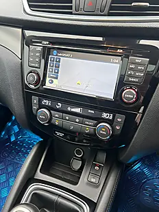 Used 2018 Nissan Qashqai Tekna Blue - Interior and Exterior details 17