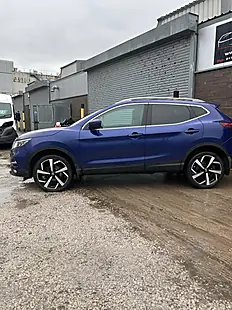 Used 2018 Nissan Qashqai Tekna Blue - Interior and Exterior details 4