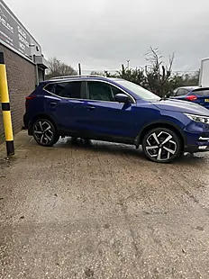 Used 2018 Nissan Qashqai Tekna Blue - Interior and Exterior details 5