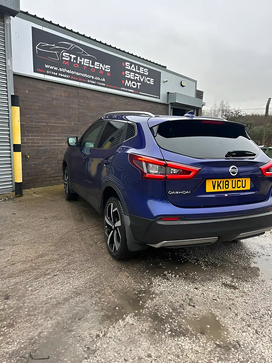 Used 2018 Nissan Qashqai Tekna Blue - Interior and Exterior details 7