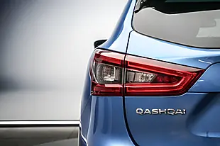 Used 2018 Nissan Qashqai Tekna+ Blue - Interior and Exterior details 10