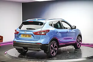 Used 2018 Nissan Qashqai Tekna+ Blue - Interior and Exterior details 13