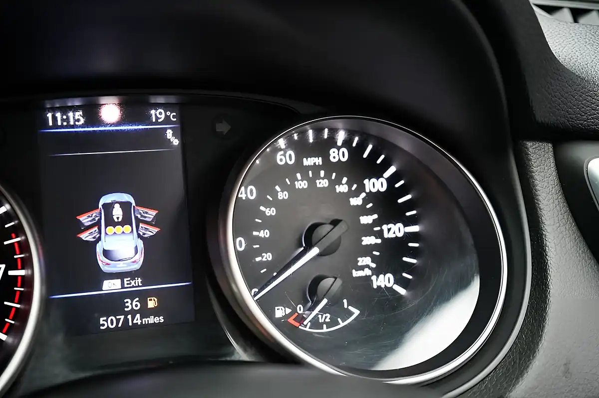 Used 2018 Nissan Qashqai Tekna+ Blue - Interior and Exterior details 17