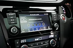 Used 2018 Nissan Qashqai Tekna+ Blue - Interior and Exterior details 18