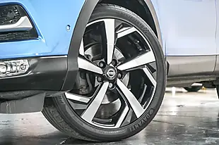 Used 2018 Nissan Qashqai Tekna+ Blue - Interior and Exterior details 2