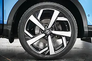 Used 2018 Nissan Qashqai Tekna+ Blue - Interior and Exterior details 20