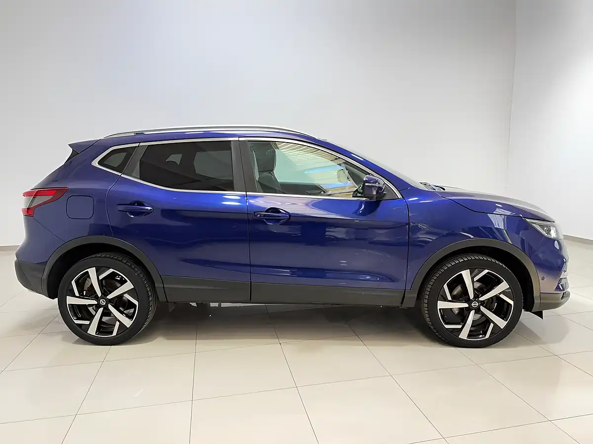 Used 2018 Nissan Qashqai Tekna Blue - Interior and Exterior details 10