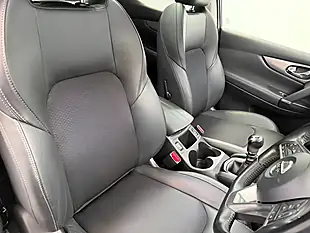 Used 2018 Nissan Qashqai Tekna Blue - Interior and Exterior details 12
