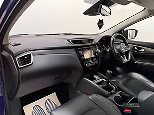 Used 2018 Nissan Qashqai Tekna Blue - Interior and Exterior details 13