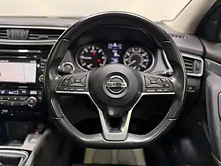 Used 2018 Nissan Qashqai Tekna Blue - Interior and Exterior details 15