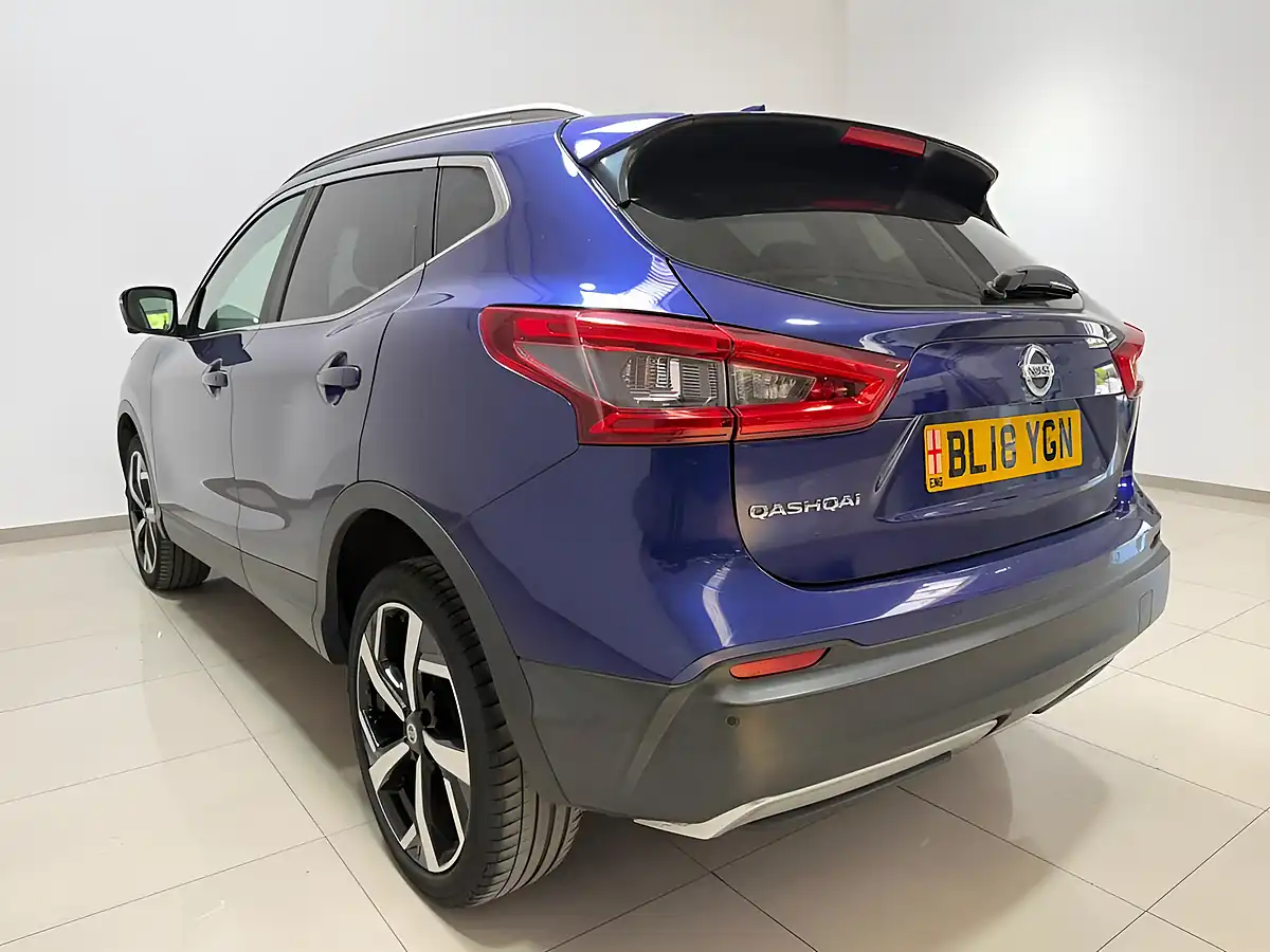 Used 2018 Nissan Qashqai Tekna Blue - Interior and Exterior details 7