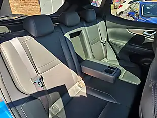 Used 2018 Nissan Qashqai Tekna Blue - Interior and Exterior details 11