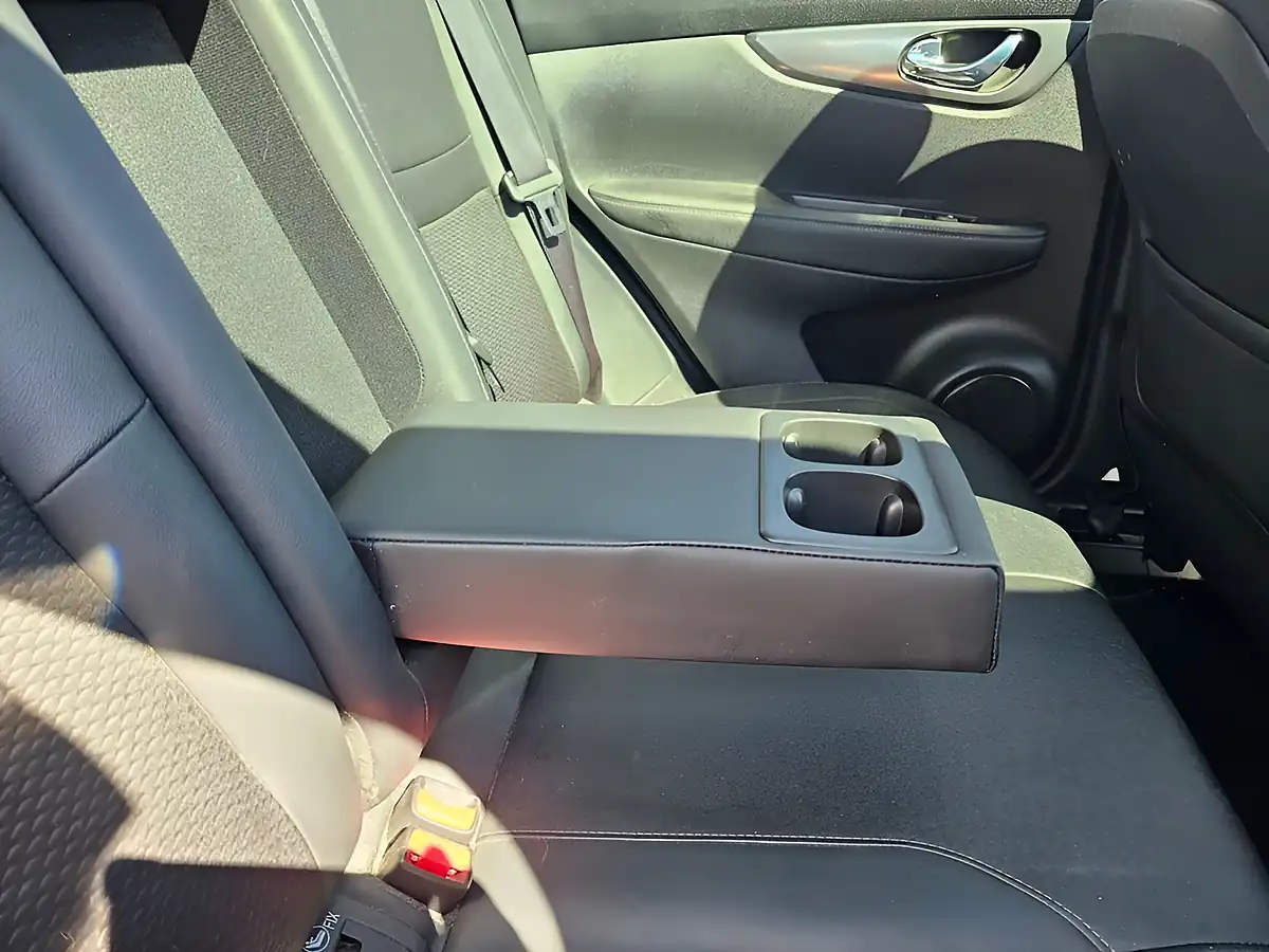 Used 2018 Nissan Qashqai Tekna Blue - Interior and Exterior details 13
