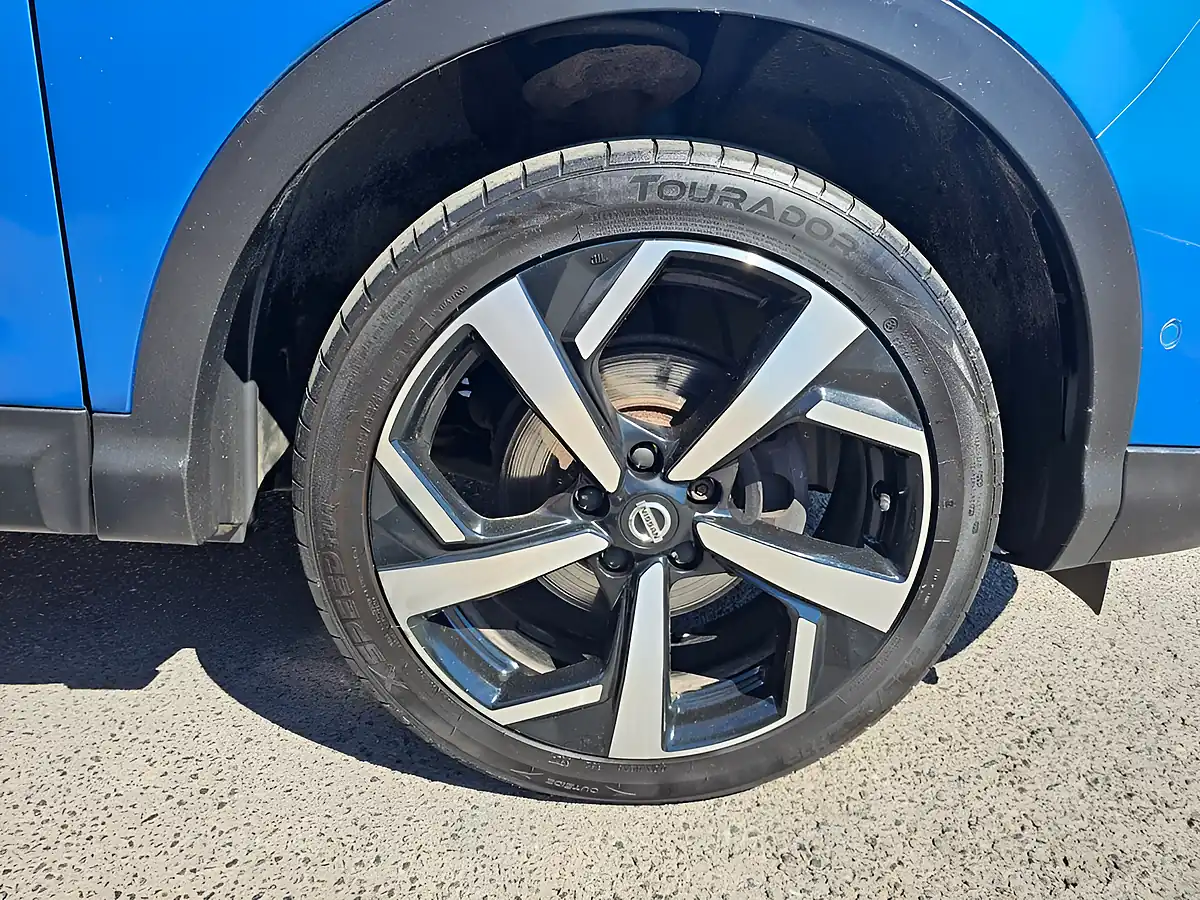 Used 2018 Nissan Qashqai Tekna Blue - Interior and Exterior details 20
