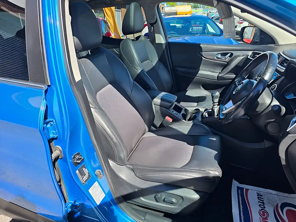 Used 2018 Nissan Qashqai Tekna Blue - Interior and Exterior details 6