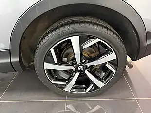 Used 2018 Nissan Qashqai Tekna Grey - Interior and Exterior details 15