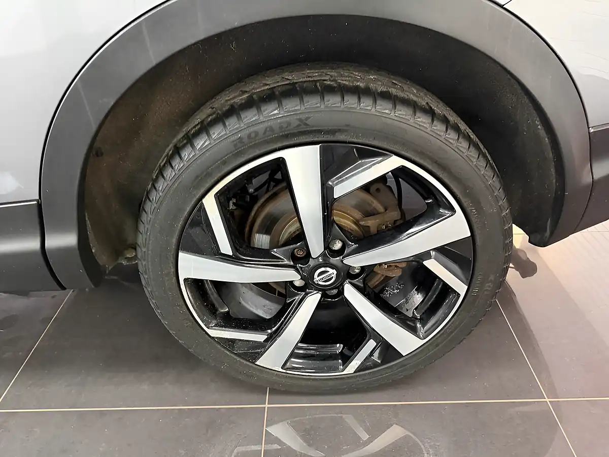 Used 2018 Nissan Qashqai Tekna Grey - Interior and Exterior details 15