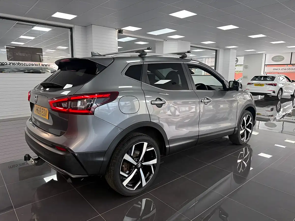 Used 2018 Nissan Qashqai Tekna Grey - Interior and Exterior details 2