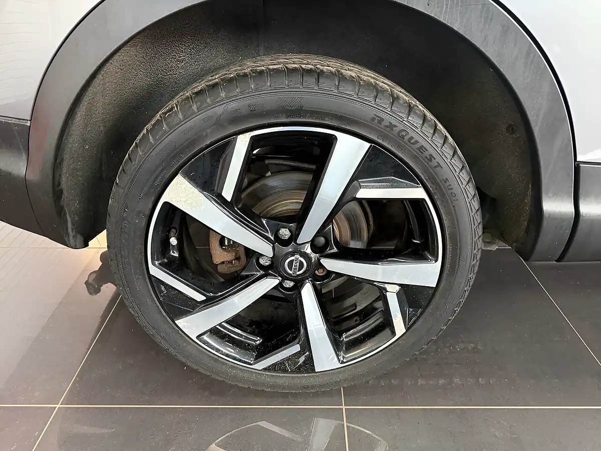 Used 2018 Nissan Qashqai Tekna Grey - Interior and Exterior details 3