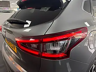 Used 2018 Nissan Qashqai Tekna Grey - Interior and Exterior details 9