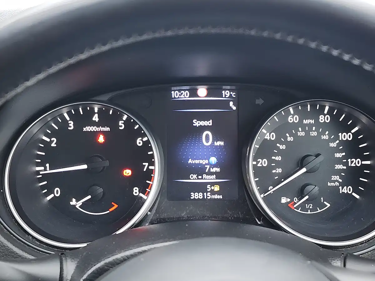 Used 2018 Nissan Qashqai Tekna Grey - Interior and Exterior details 10