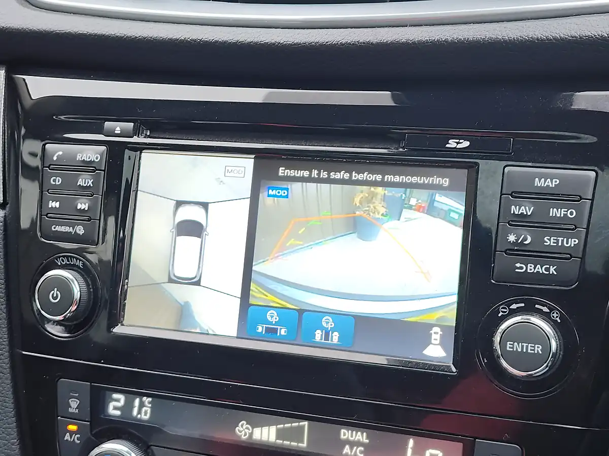 Used 2018 Nissan Qashqai Tekna Grey - Interior and Exterior details 13