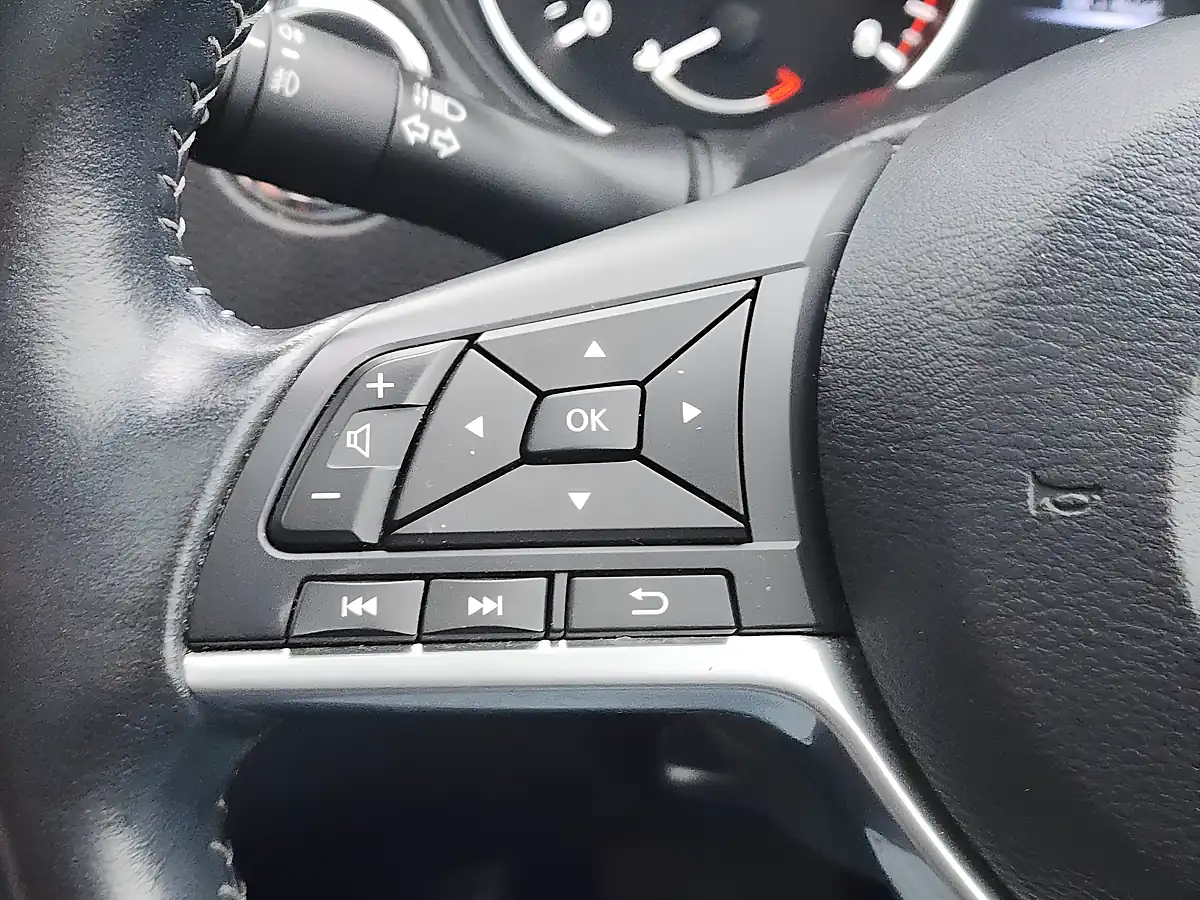 Used 2018 Nissan Qashqai Tekna Grey - Interior and Exterior details 16
