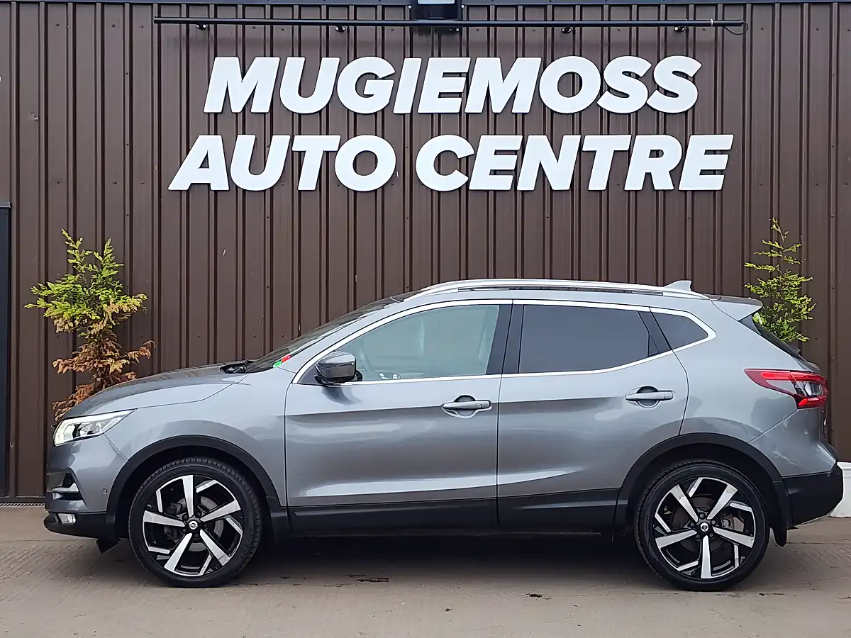 Used 2018 Nissan Qashqai Tekna Grey - Interior and Exterior details 4