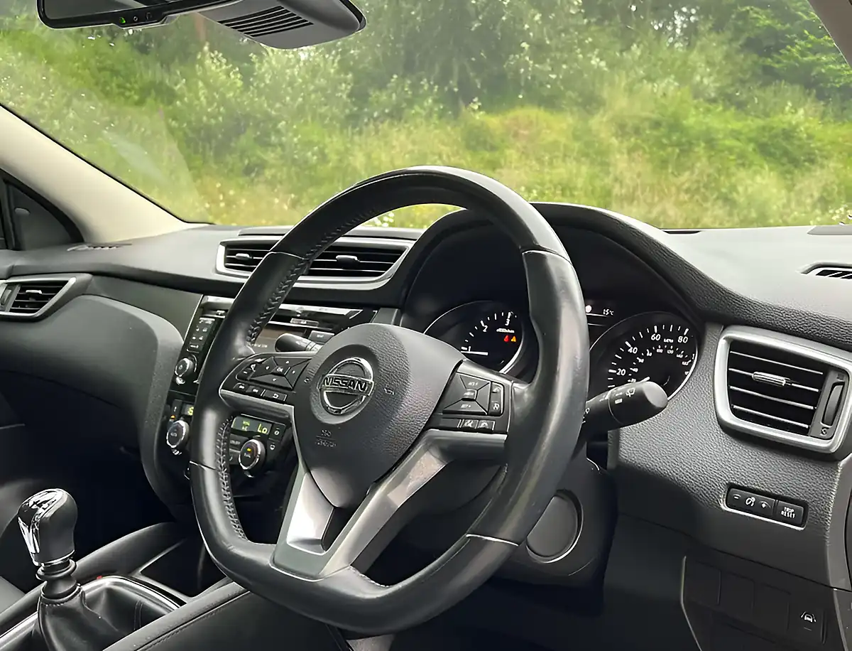 Used 2018 Nissan Qashqai Tekna Grey - Interior and Exterior details 10
