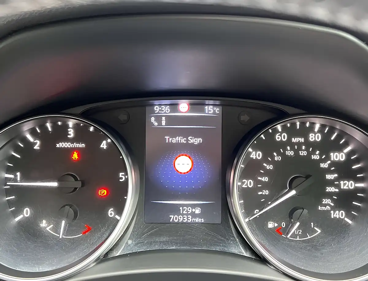 Used 2018 Nissan Qashqai Tekna Grey - Interior and Exterior details 11