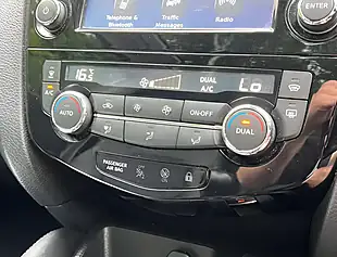 Used 2018 Nissan Qashqai Tekna Grey - Interior and Exterior details 16